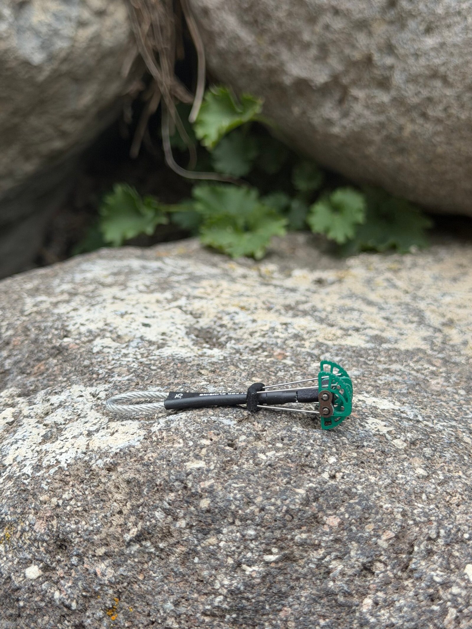 Fujfuj .75 green cam keychain