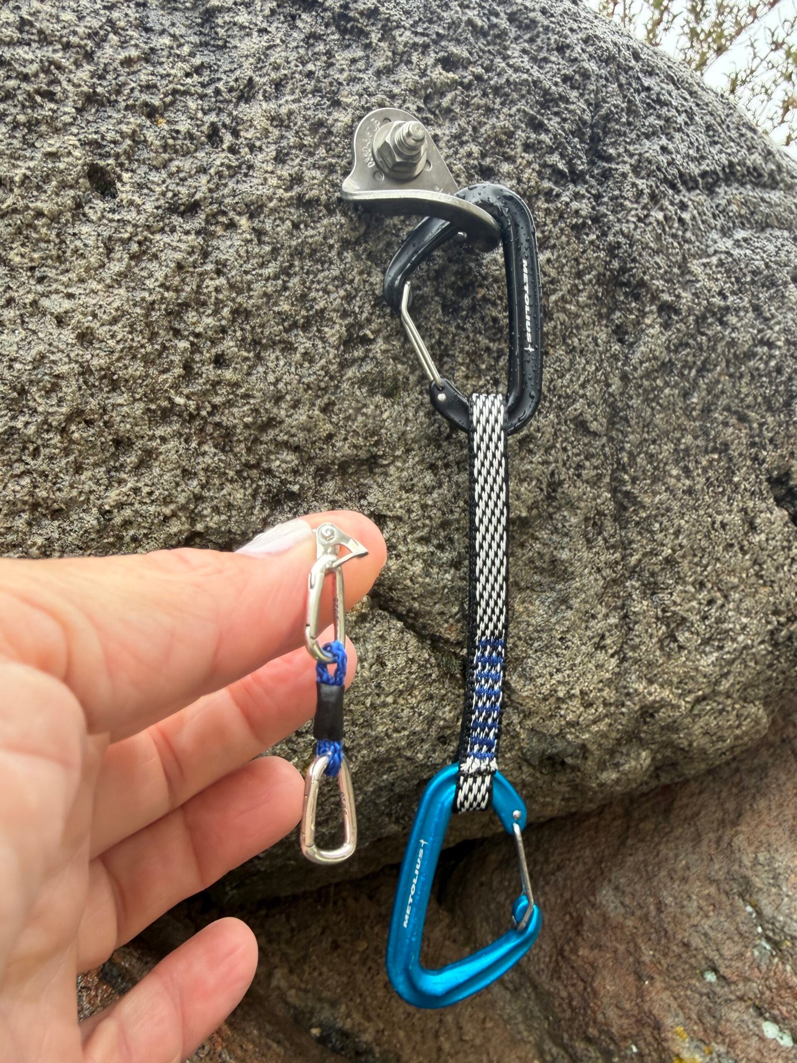 Hanger bolt earring with silver biner blue QuickDraw
